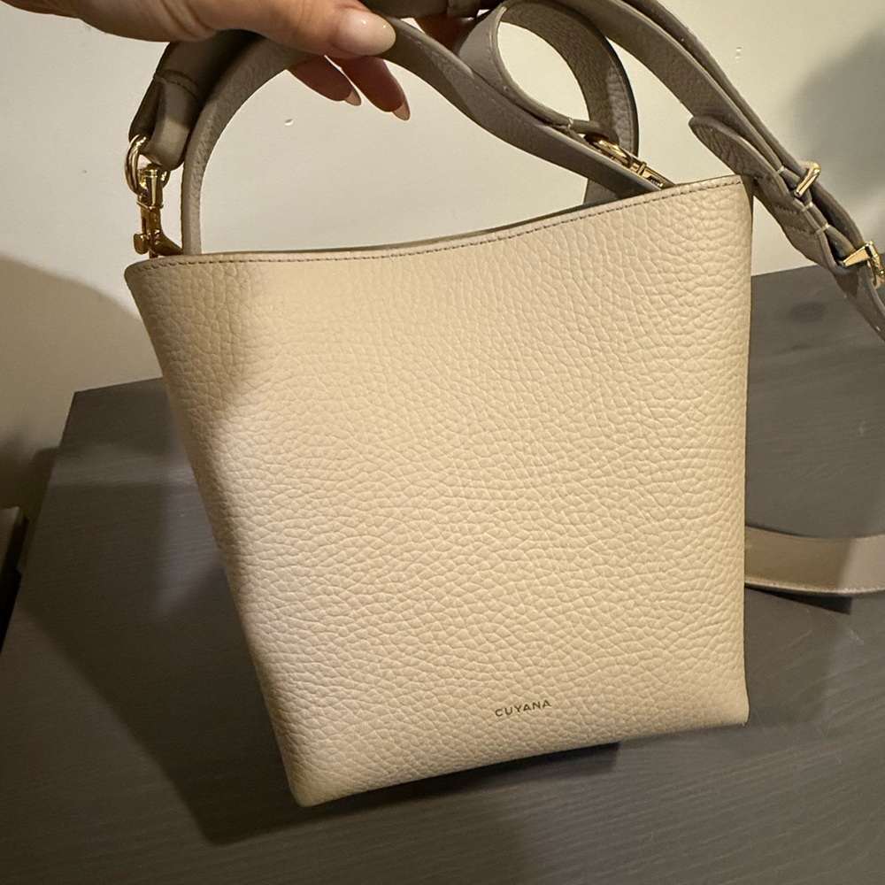Cuyana Beige Mini Linea Bucket Bag - Picture 11 of 16